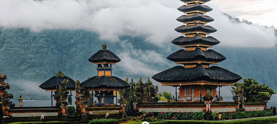 Temple sur le lac, Bali, Indonésie
